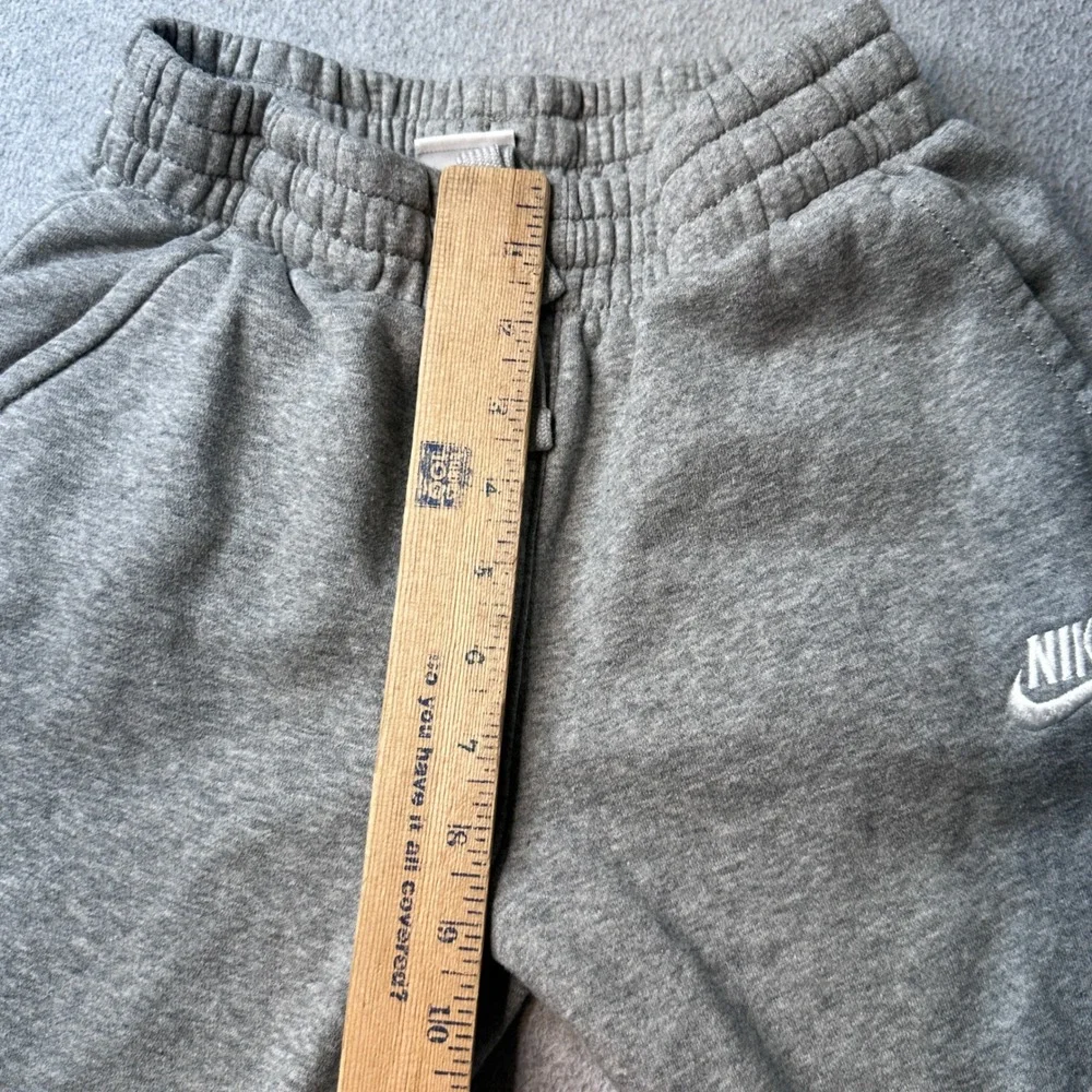 Nike Sweatpants Boys Medium FD3010-063 Grey Heather Sportswear Club Fleece